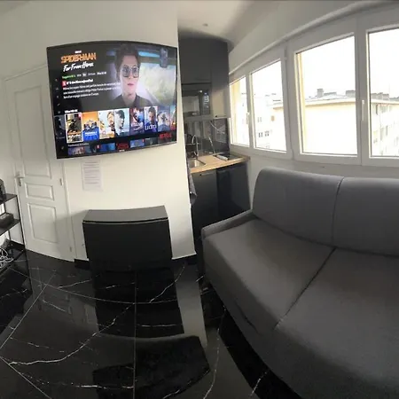 F2 Meublé - équipé - Tv Netflix - 4 Personnes * Lisieux