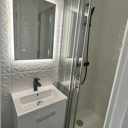 Apartment F2 Meuble - Equipe - Tv Netflix - 4 Personnes *